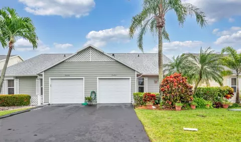 2626 SE Tropical East Cir, Port Saint Lucie, FL 34952
