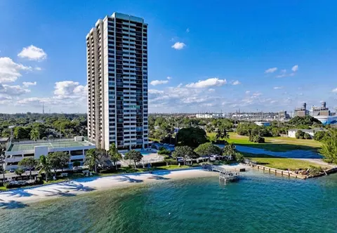 5600 N Flagler #1209, West Palm Beach, FL 33407