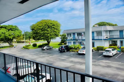 2440 Lake Osborne Dr #207, Lake Worth Beach, FL 33461