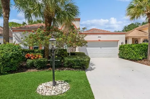 2815 N Clearbrook Cir, Delray Beach, FL 33445