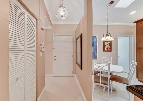 6069 Sunny Pointe Cir, Delray Beach, FL 33484