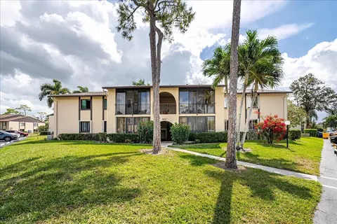 432 Pine Glen Ln #D1, Greenacres, FL 33463