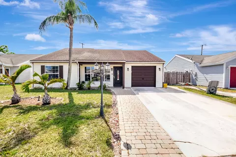 7938 Ridgewood Dr, Lake Worth, FL 33467