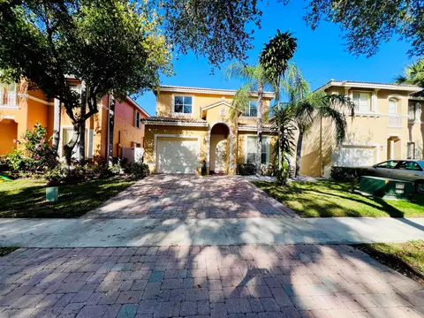 4320 Lake Lucerne Cir, West Palm Beach, FL 33409