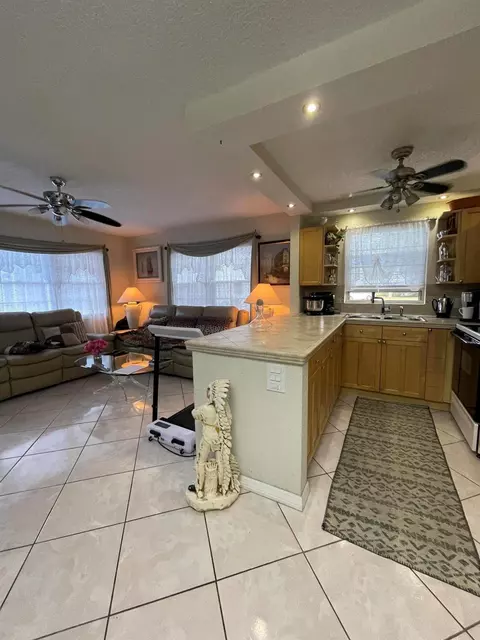 101 Westbury E #101, Deerfield Beach, FL 33442