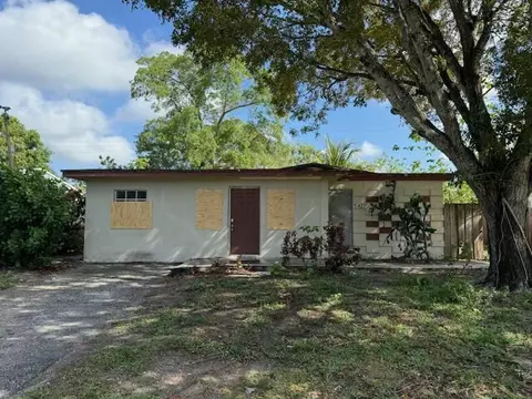5427 Eadie Pl, West Palm Beach, FL 33407