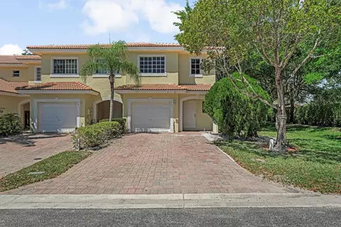 813 Imperial Lake Rd, West Palm Beach, FL 33413