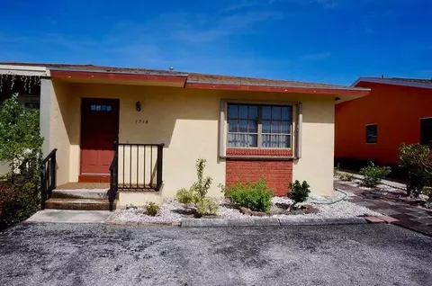 1716 Barton Ct, Lake Worth Beach, FL 33460