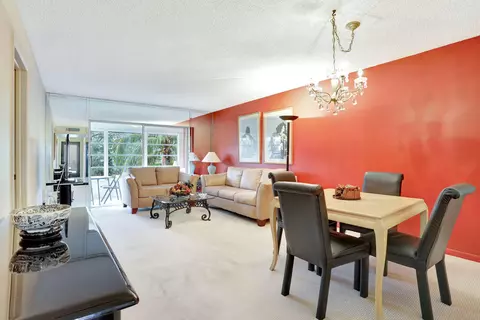 2951 NW 46th Ave #201, Lauderdale Lakes, FL 33313