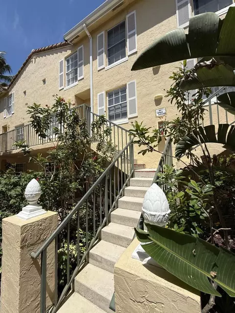 1015 Lake Shore Dr #203, Lake Park, FL 33403