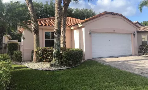 5124 Pelican Cv, Boynton Beach, FL 33437