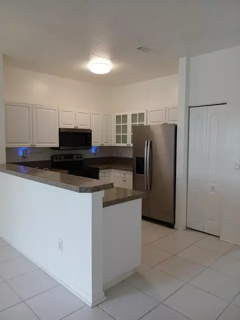 312 River Bluff Ln, Royal Palm Beach, FL 33411