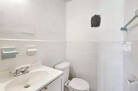 Bath - 107 Gotham Dr, Fort Pierce, FL 34946 photo 1 of 4