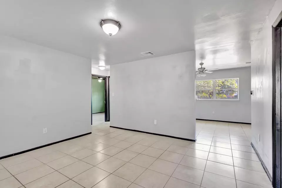 Living - 107 Gotham Dr, Fort Pierce, FL 34946 photo 1 of 5