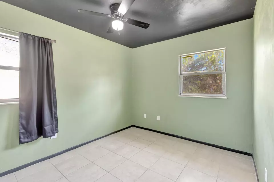 Bedroom - 107 Gotham Dr, Fort Pierce, FL 34946 photo 4 of 9