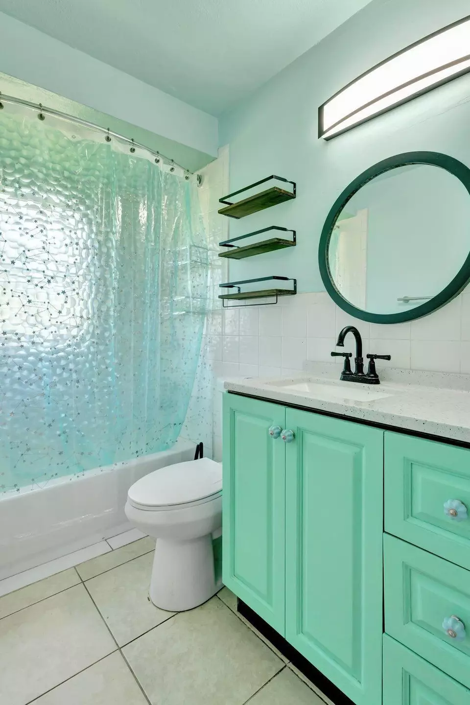 Bath - 107 Gotham Dr, Fort Pierce, FL 34946 photo 4 of 4