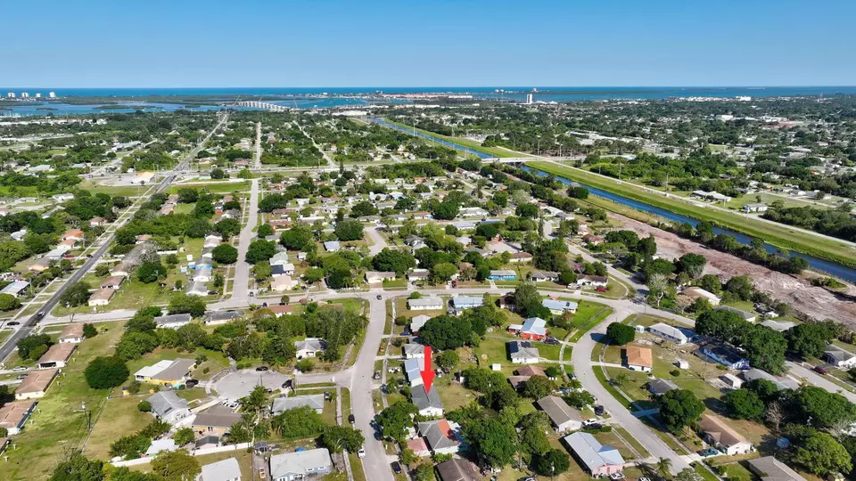 View/Area - 107 Gotham Dr, Fort Pierce, FL 34946 photo 3 of 7