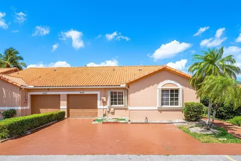 8500 Cherry Blossom Ln, Tamarac, FL 33321