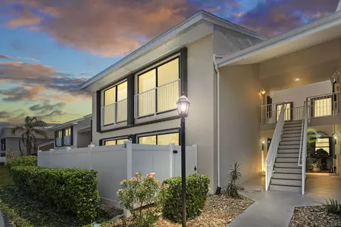 3209 S Lakeview Cir #8205, Fort Pierce, FL 34949