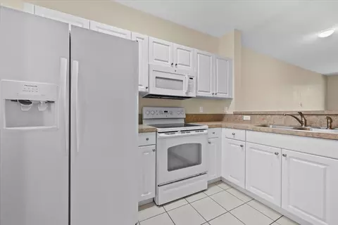 4150 Napoli Lake Dr, Riviera Beach, FL 33410
