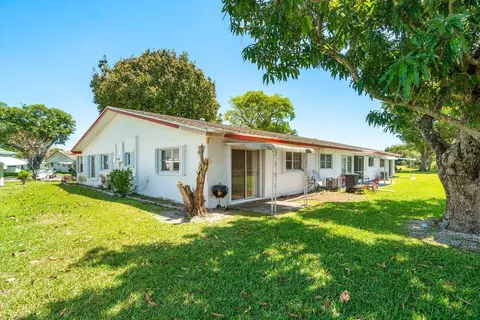 8726 NW 10th St #D86, Plantation, FL 33322