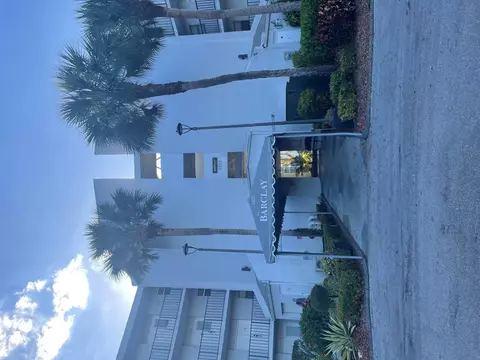 3425 Via Poinciana Dr #306, Lake Worth, FL 33467