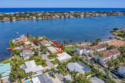 124 Park Ln E, Hypoluxo, FL 33462