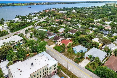 3633 N Flagler Dr, West Palm Beach, FL 33407