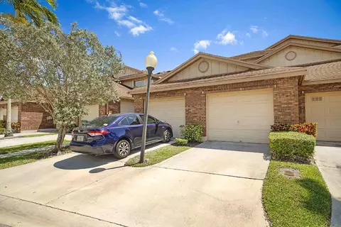 300 Crosswinds Dr #D1, Greenacres, FL 33413