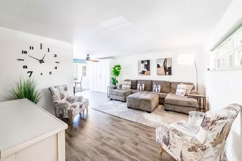 30 Colonial Club Dr #202, Boynton Beach, FL 33435