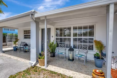 391 SW 2nd St, Boca Raton, FL 33432