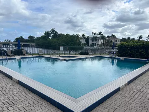 11370 Twelve Oaks Way #117, North Palm Beach, FL 33408