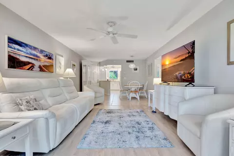 4 Garden St #107N, Tequesta, FL 33469