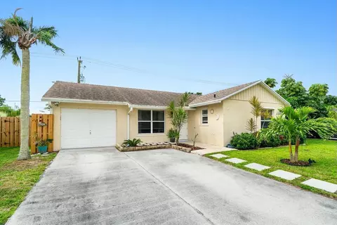 121 Deerfield Dr, Jupiter, FL 33458