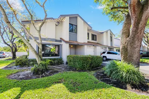 5220 Gate Lake Rd #5220, Tamarac, FL 33319