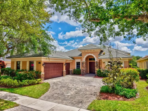 8950 Equus Cir, Boynton Beach, FL 33472