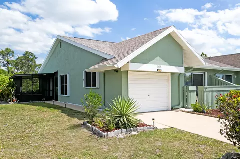 1429 SE Larkwood Cir, Port Saint Lucie, FL 34952