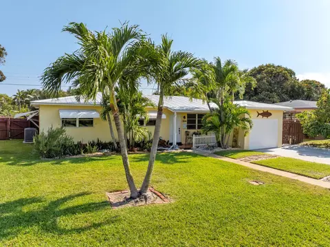 314 E Jasmine Dr, Lake Park, FL 33403