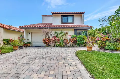 2825 Sand Pine Ct, Lake Worth, FL 33462