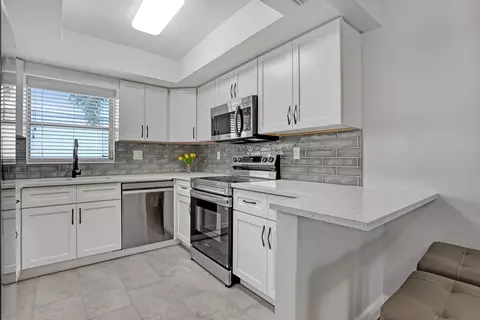 2894 Crosley Dr E #G, West Palm Beach, FL 33415