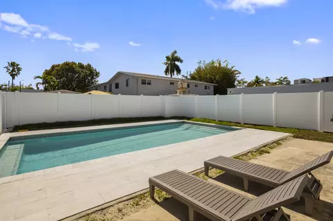 1640 Washinghton St, Hollywood, FL 33020