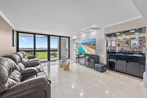 2400 Presidential Way #1204, West Palm Beach, FL 33401