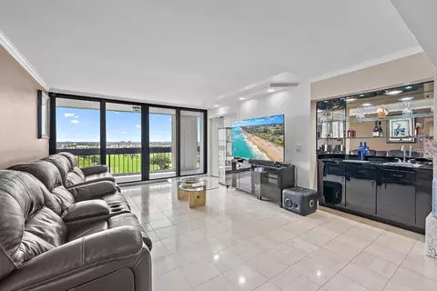 2400 Presidential Way #1204, West Palm Beach, FL 33401
