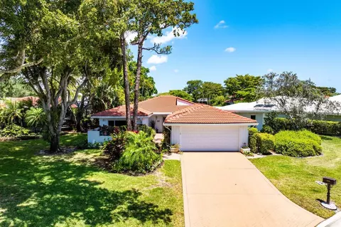 19 Estate Dr, Boynton Beach, FL 33436