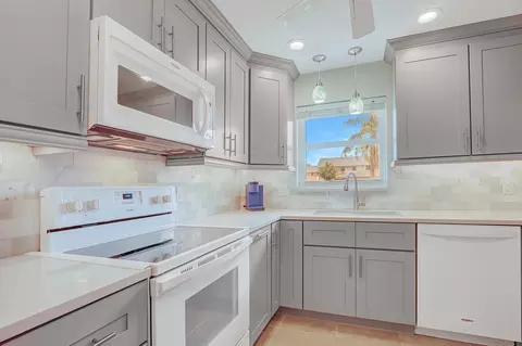 18081 SE Country Clb #2, Jupiter, FL 33469
