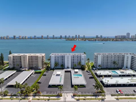 401 Lake Shr #504, Lake Park, FL 33403