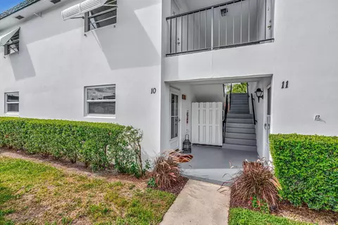 3210 Meridian Way S #10, Palm Beach Gardens, FL 33410