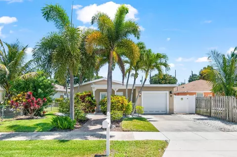 37 SW 13th Ave, Delray Beach, FL 33444