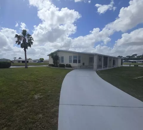 6787 Yedra Ave, Fort Pierce, FL 34951