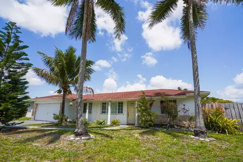 4381 NW 4 St, Coconut Creek, FL 33066